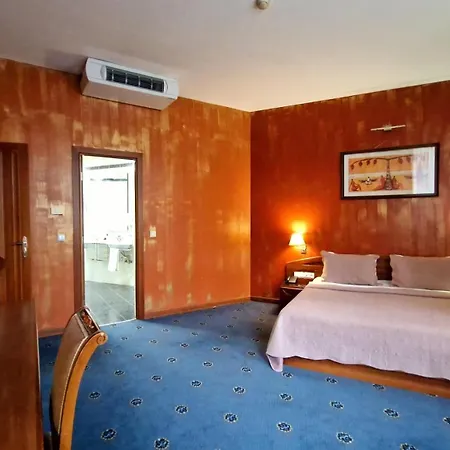 Ararat Hotel Erivan Exterior foto