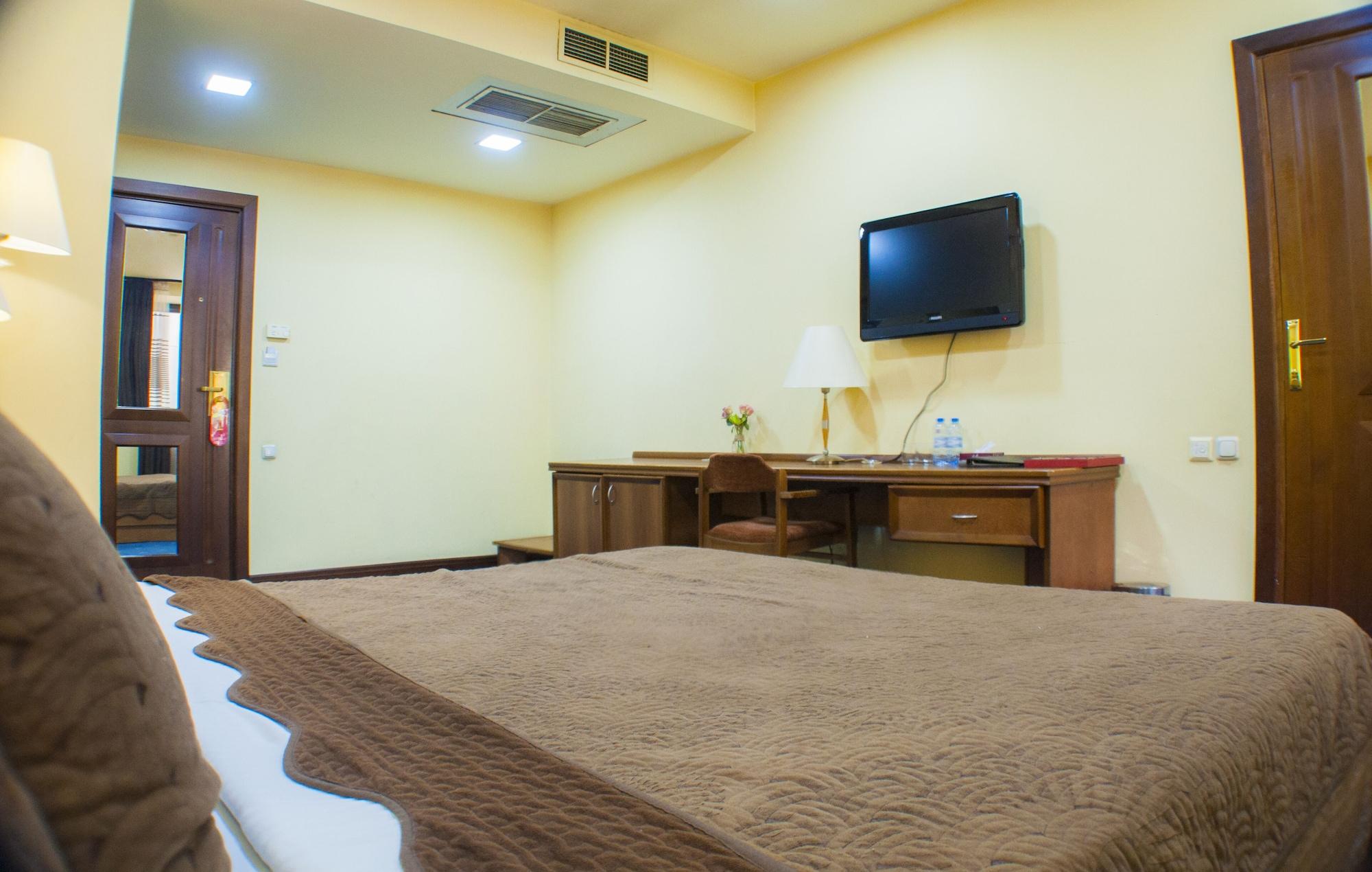 Ararat 4*