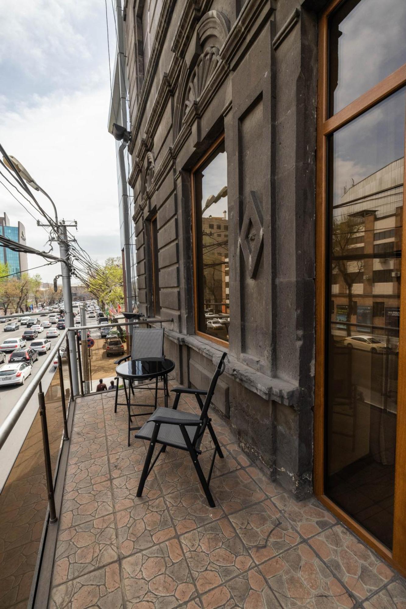 Ararat Hotel