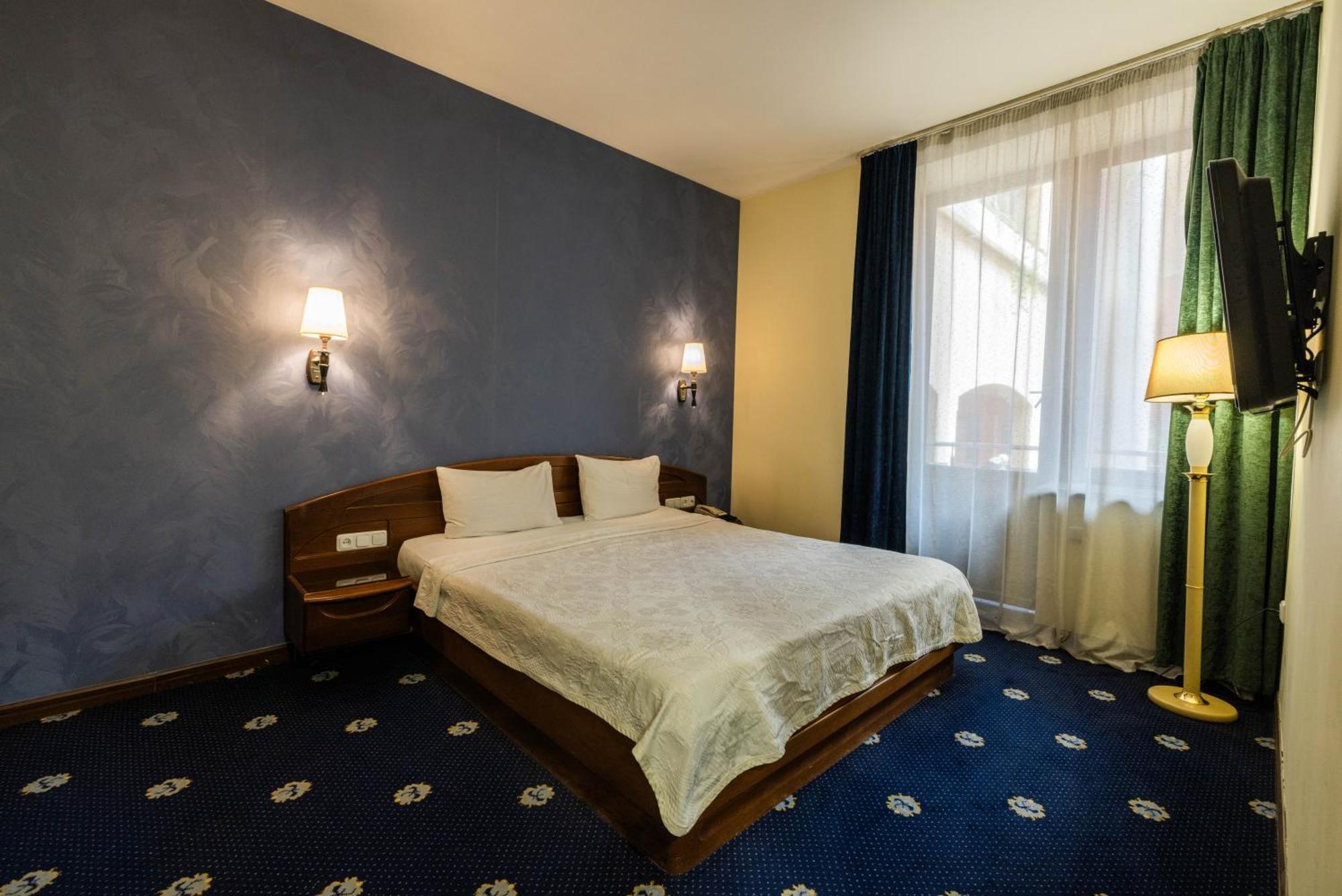 Ararat 4*