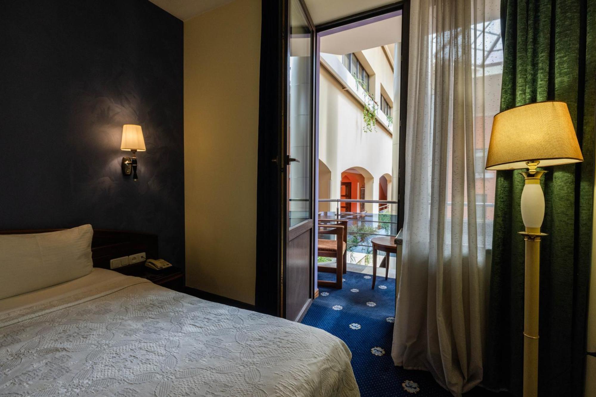 Ararat Hotel 4*