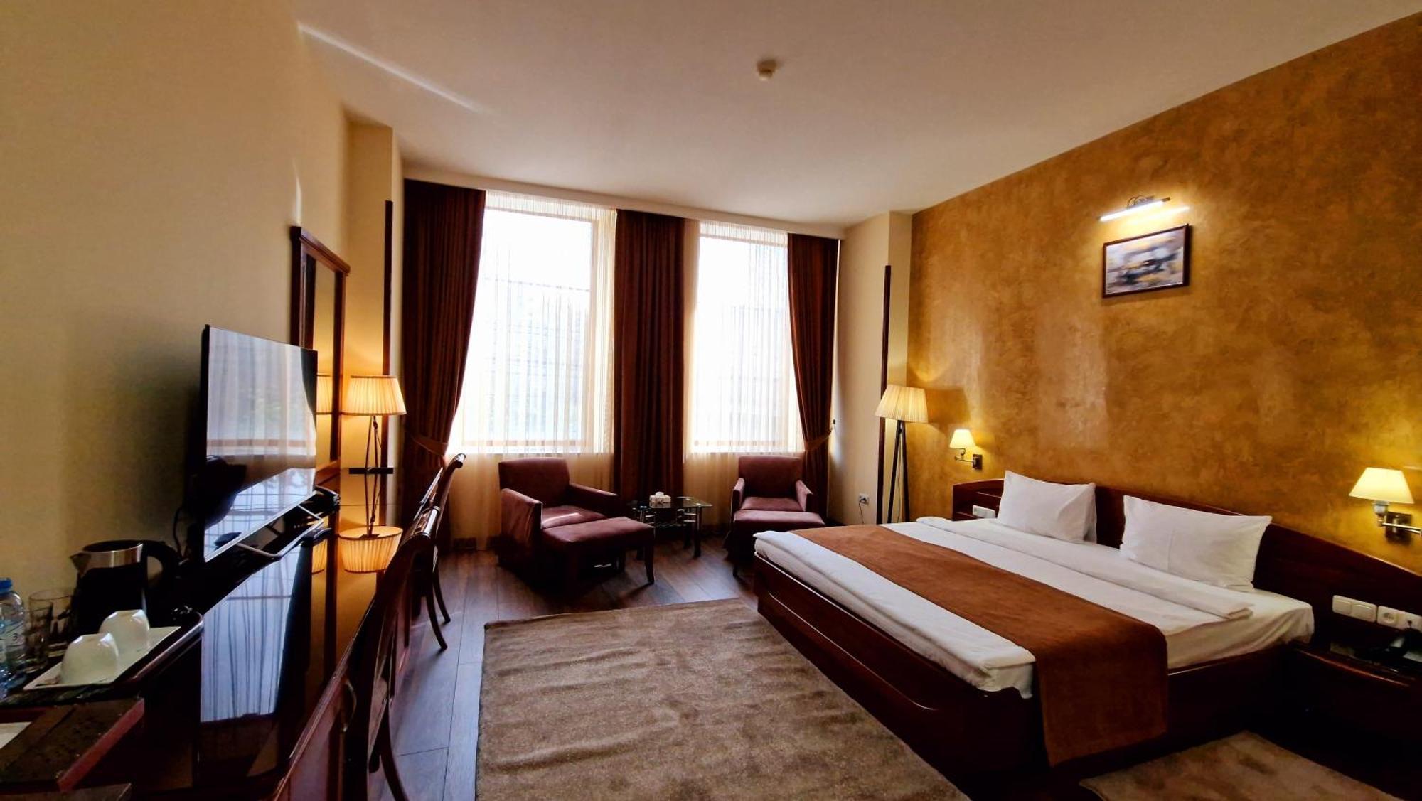 Ararat Hotel